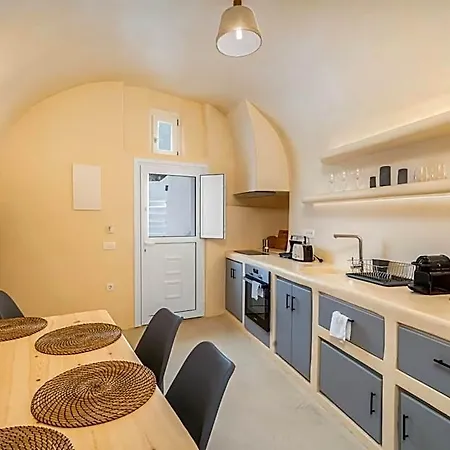 ホテル Eolithos Exclusive Santorini Island